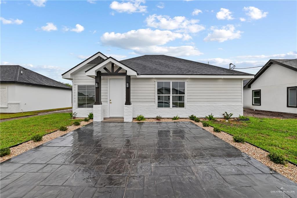 Photo 1 of 2289 Via Roma Lane, Weslaco