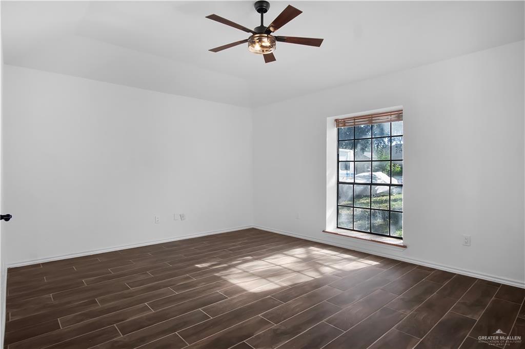 Photo 7 of 500 Kerria Avenue