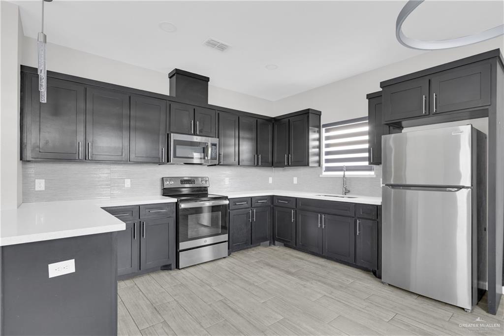 Photo 8 of 1700 Angelina Drive