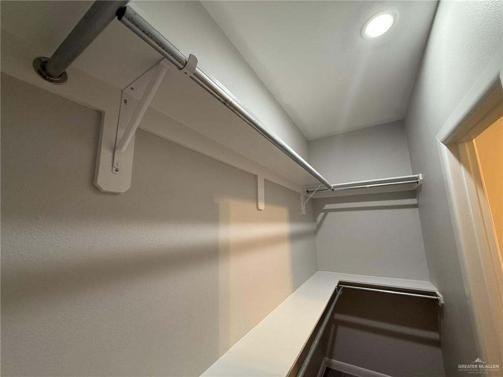 Photo 18 of 812 Dove Avenue #3