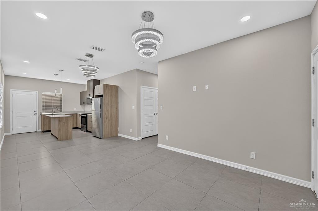 Photo 7 of 5601 Puffin Avenue