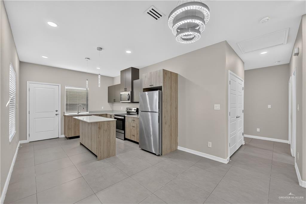 Photo 8 of 5601 Puffin Avenue