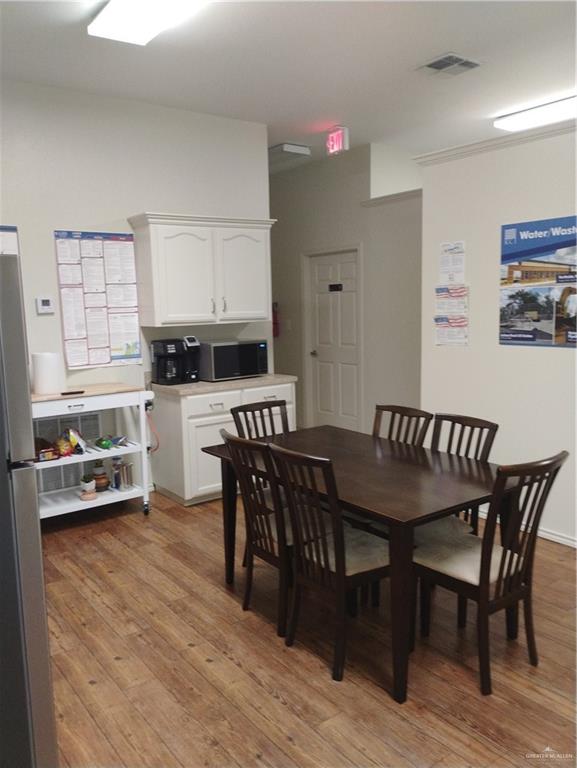 Photo 9 of 1713 Tyler Avenue