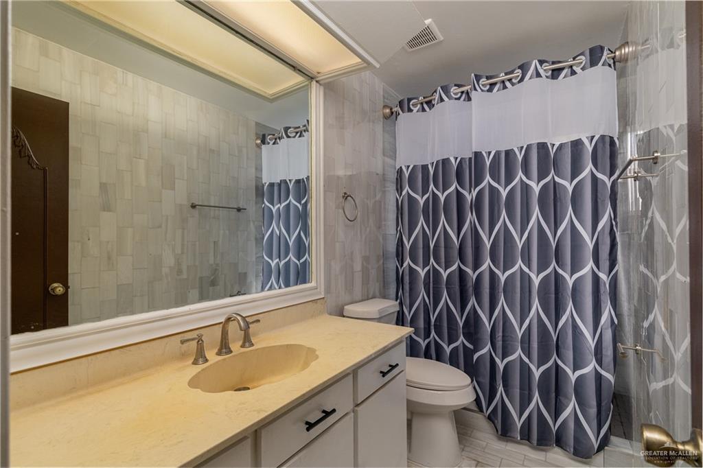 Photo 11 of 2306 Briarwood Drive