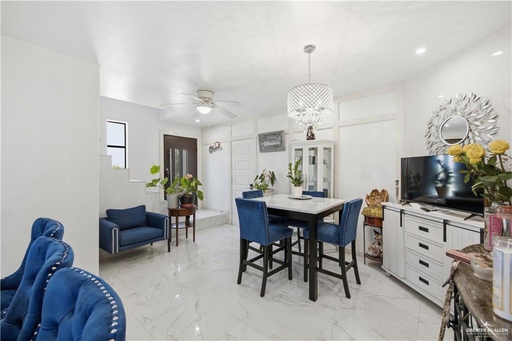 Photo 4 of 1000 Aurora Valley Drive