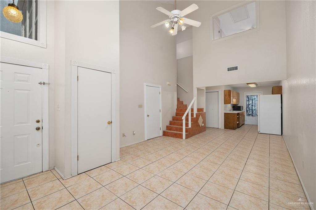 Photo 3 of 1511 Evergreen Avenue