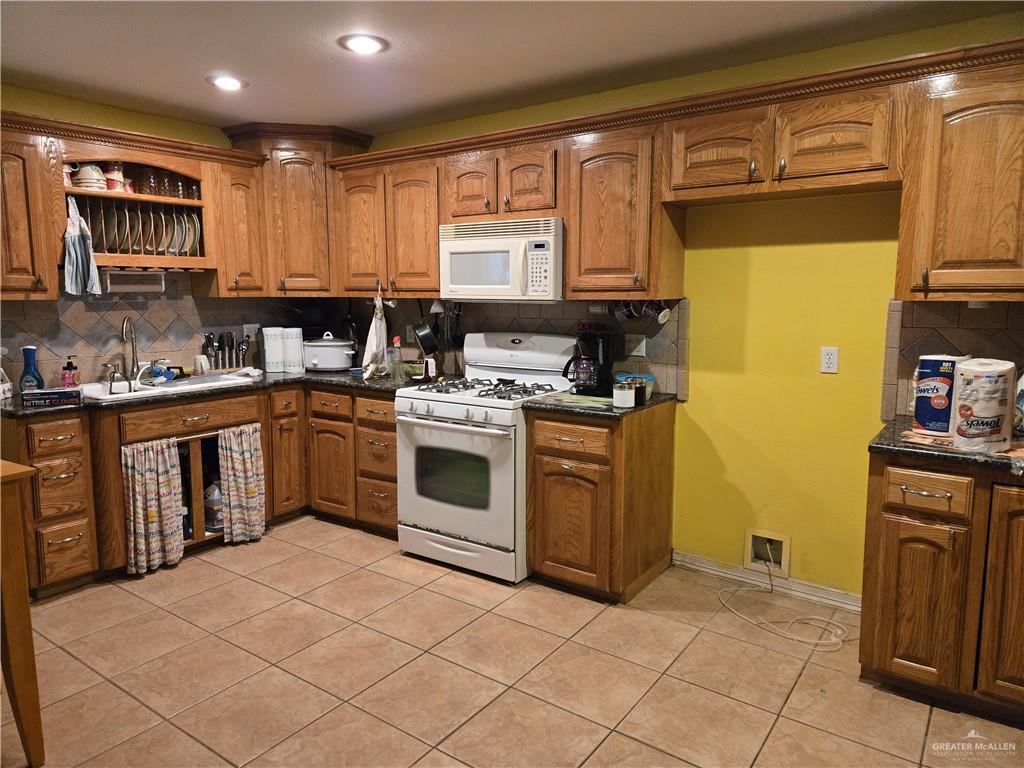 Photo 3 of 610 Avenue B