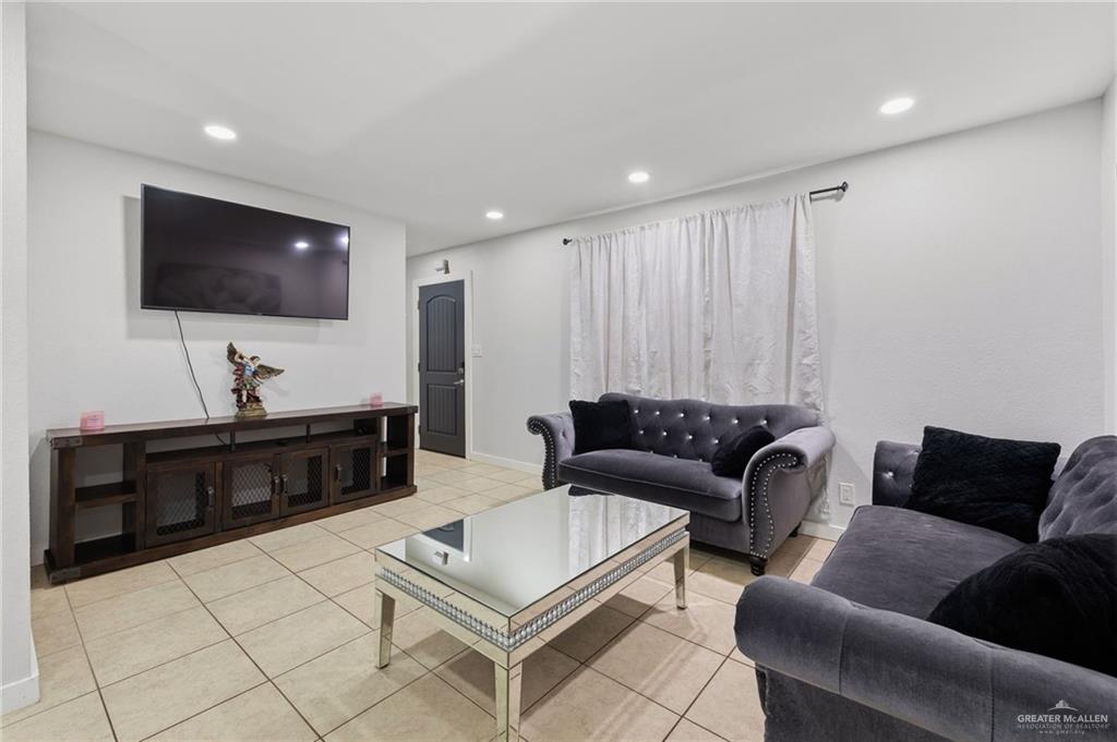 Photo 3 of 101 Camellia Avenue