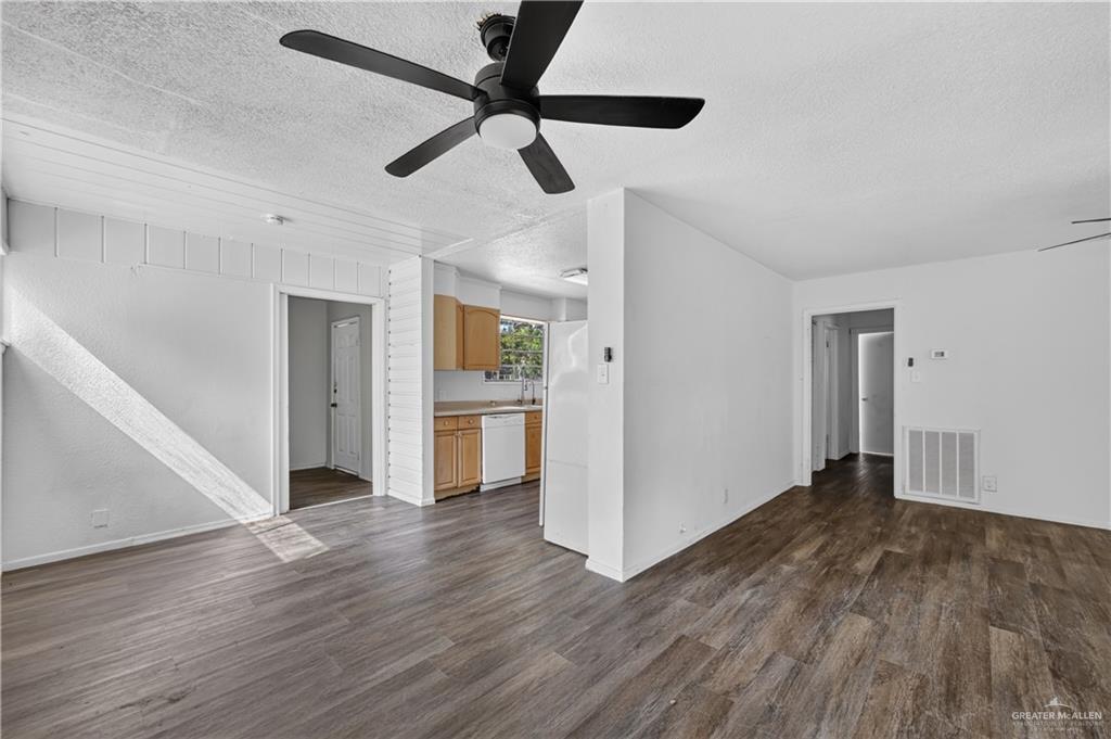 Photo 7 of 1606 Quince Avenue