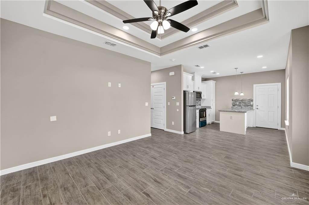 Photo 5 of 1234 Valle Vista Street