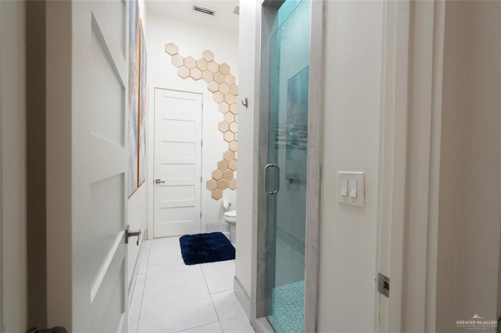Photo 10 of 1203 Travis Street