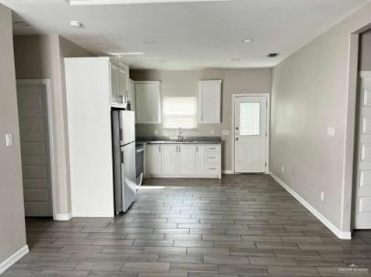 Photo 2 of 822 Blair Avenue