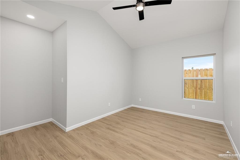 Photo 18 of 2700 Mockingbird Road #1