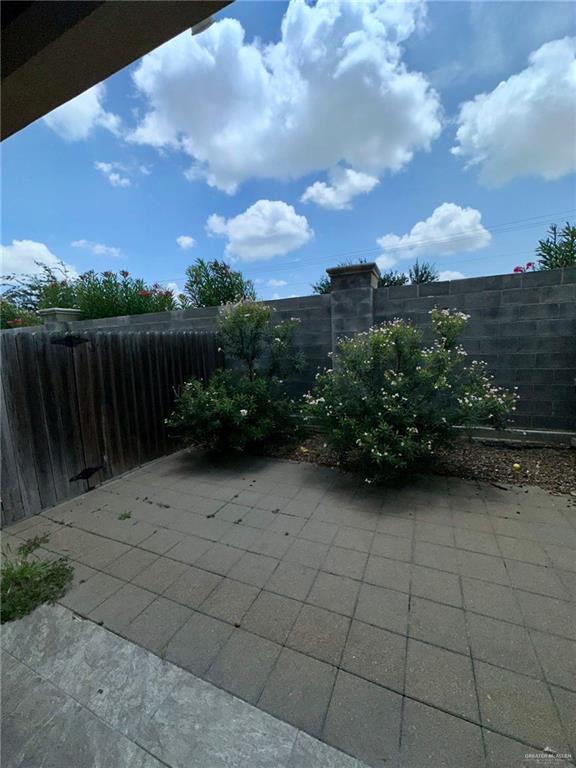 Photo 8 of 418 Newport Avenue #2