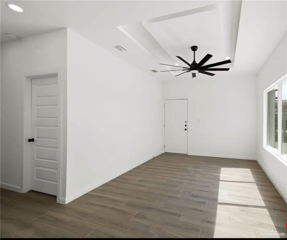 Photo 8 of 1301 Iris Avenue #4