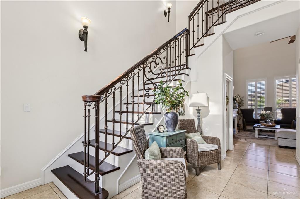 Photo 12 of 629 Sabal Avenue