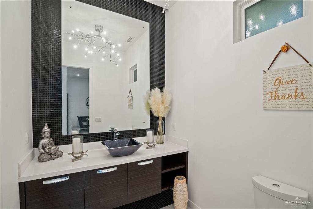 Photo 15 of 206 Mockingbird Avenue
