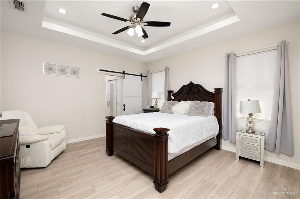 Photo 10 of 407 Imperial Drive