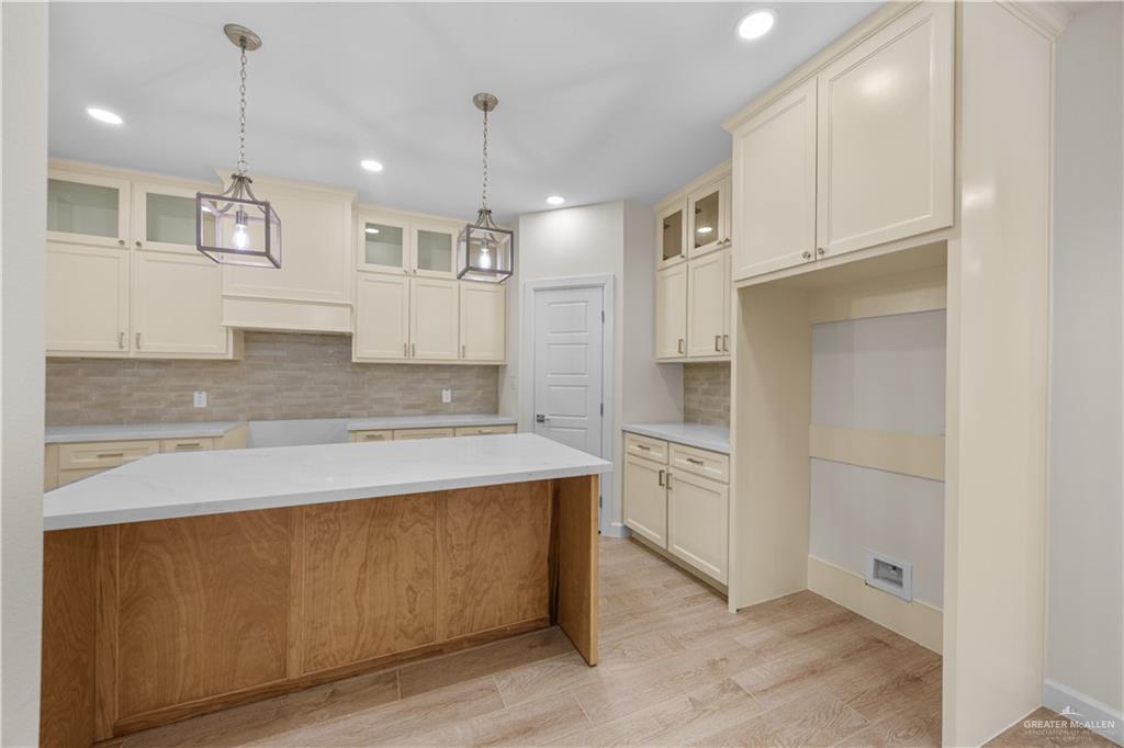 Photo 11 of 3701 Diamondhead Street