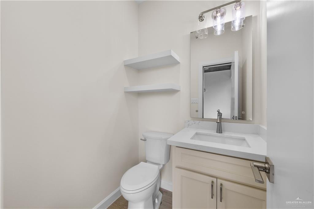 Photo 20 of 3701 Diamondhead Street
