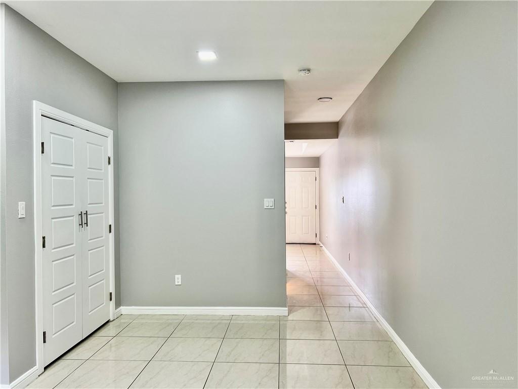 Photo 9 of 406 Newport Avenue #2