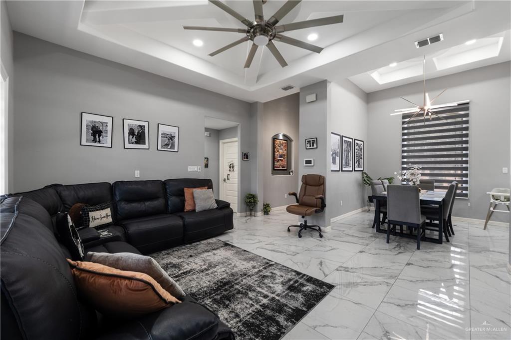 Photo 7 of 502 Casiano Street