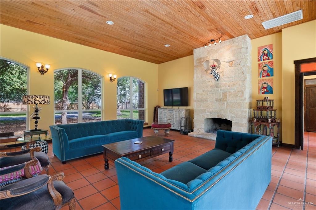 Photo 7 of 1700 Dartmouth Avenue