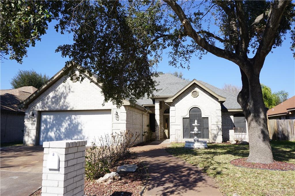 Photo 2 of 421 Redbud Avenue