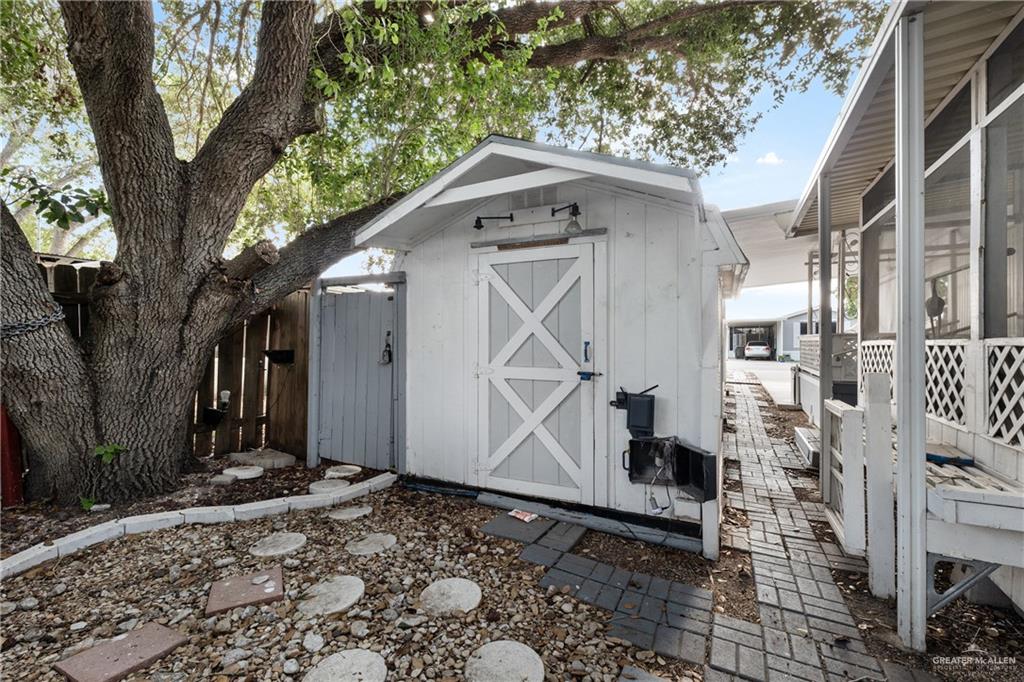 Photo 17 of 609 Palmera Drive