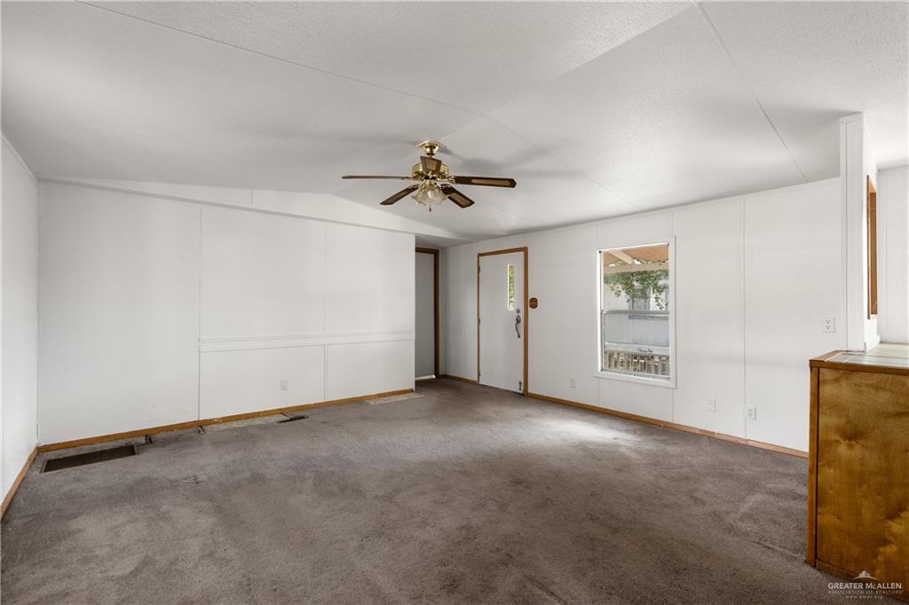 Photo 3 of 609 Palmera Drive