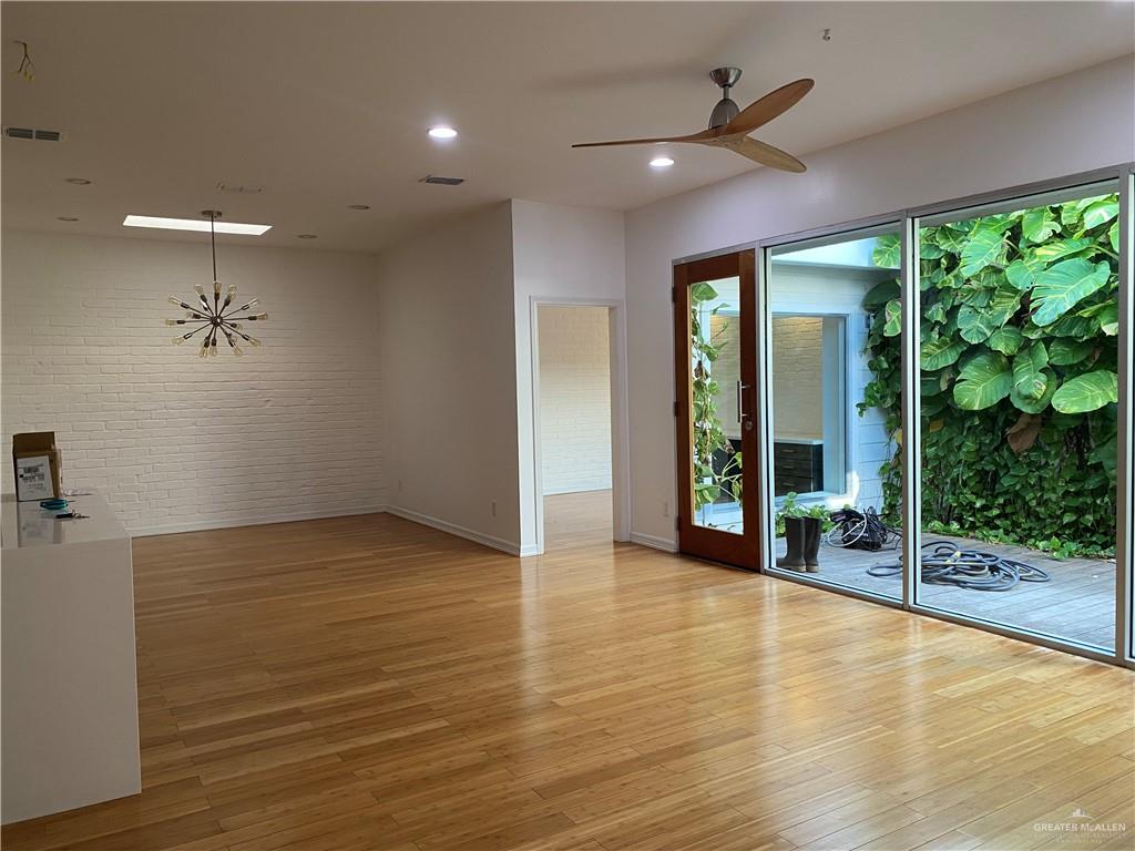 Photo 3 of 405 Tyler Avenue