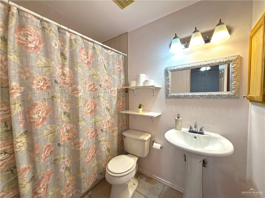 Photo 11 of 5707 El Bosque Drive