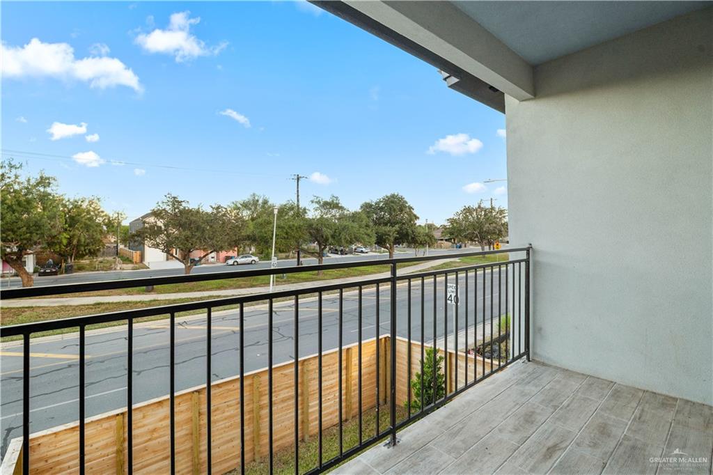 Photo 13 of 808 Bicentennial Boulevard