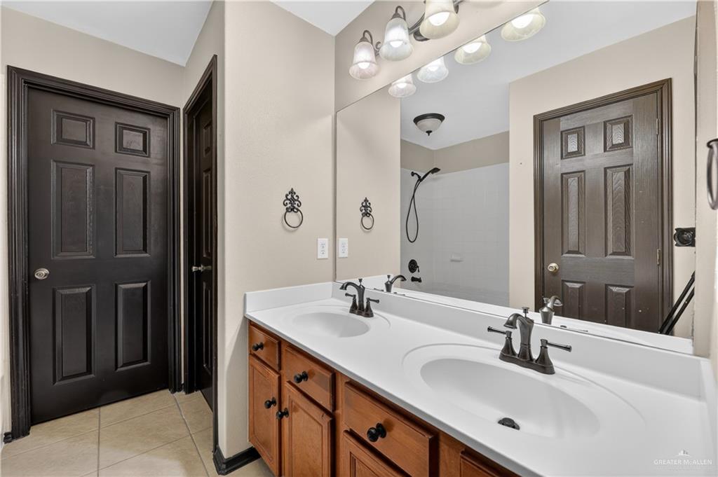 Photo 15 of 606 Barton Drive