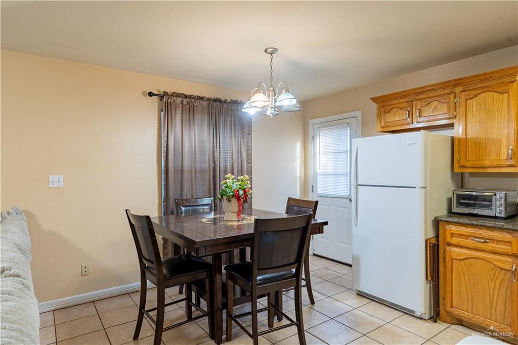 Photo 6 of 2216 Dahlia Street