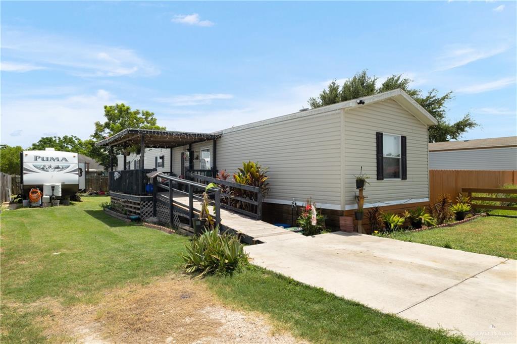 Photo 1 of 1532 Oak Lane, Weslaco