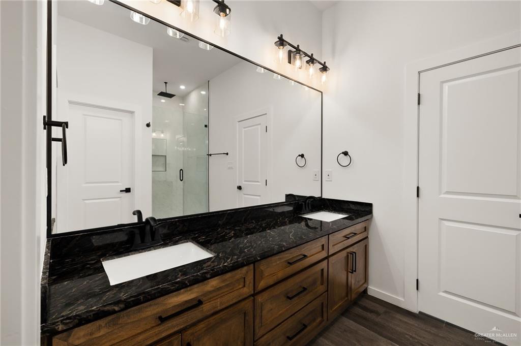 Photo 7 of 2910 Arboledas Drive