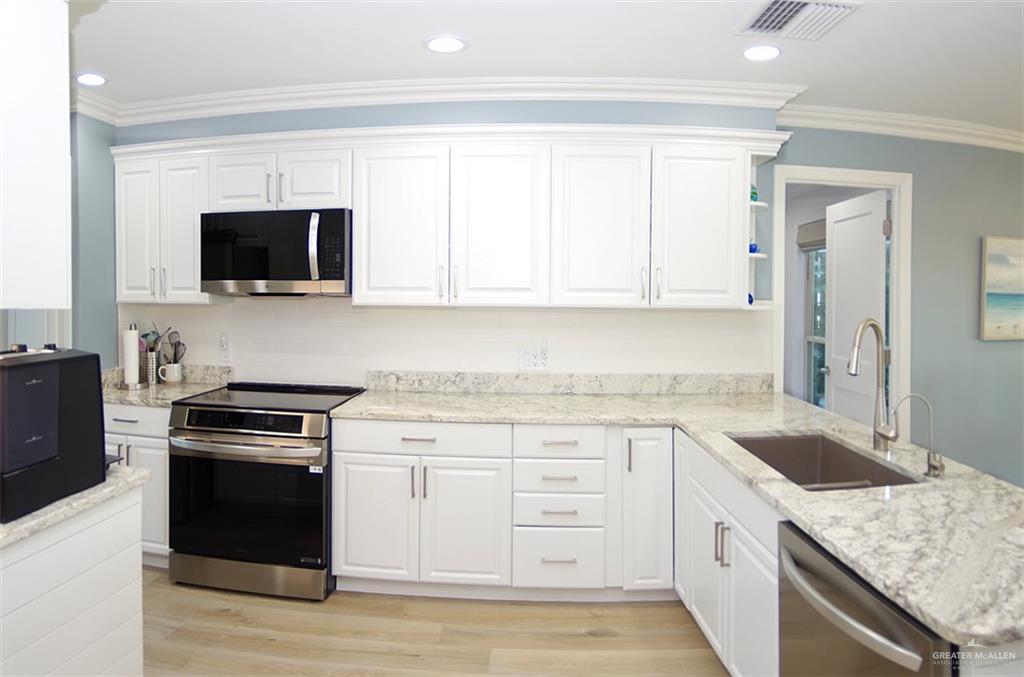 Photo 11 of 3608 Gulf Boulevard #101