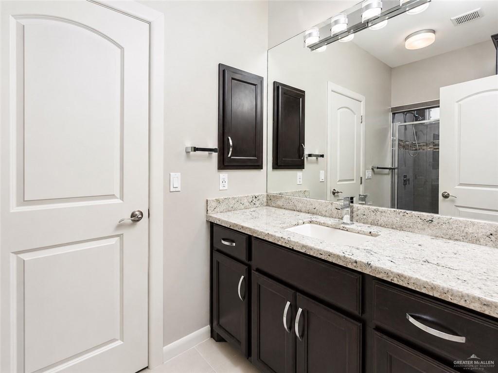 Photo 22 of 2914 Hackberry Avenue