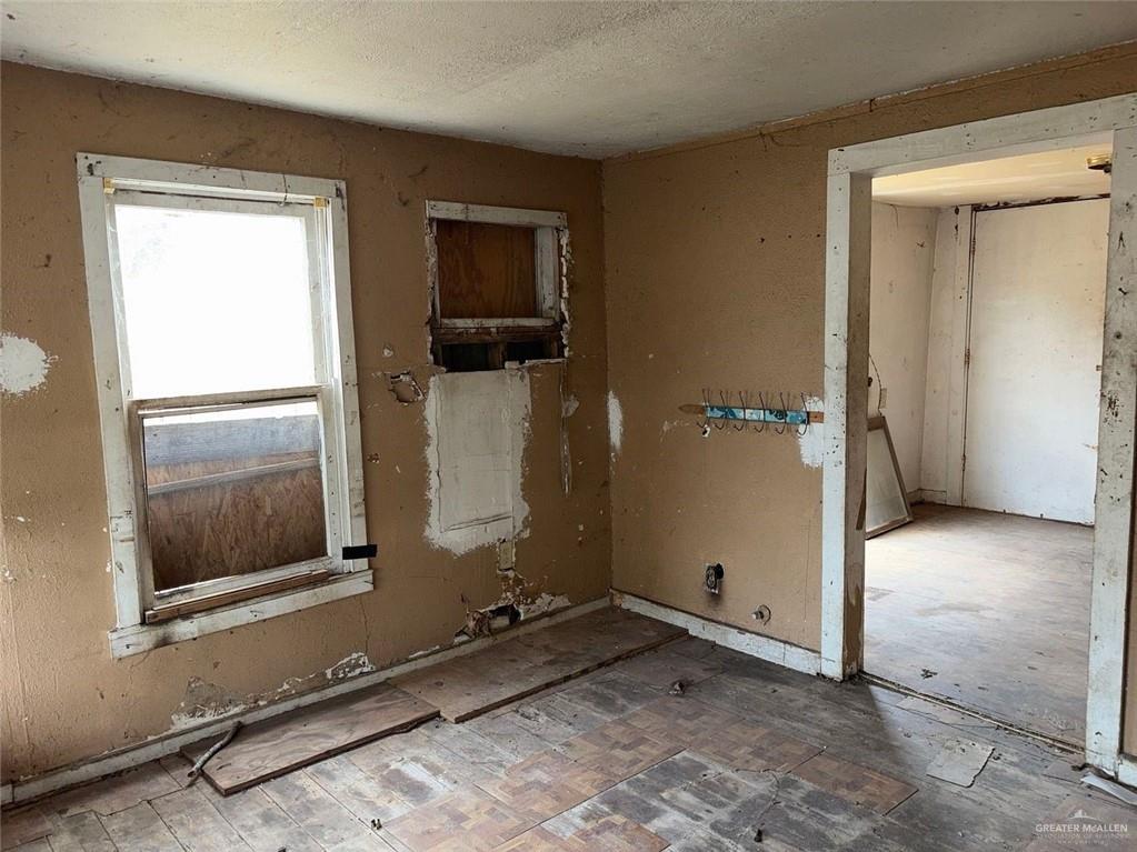 Photo 12 of 2613 Halsey Street