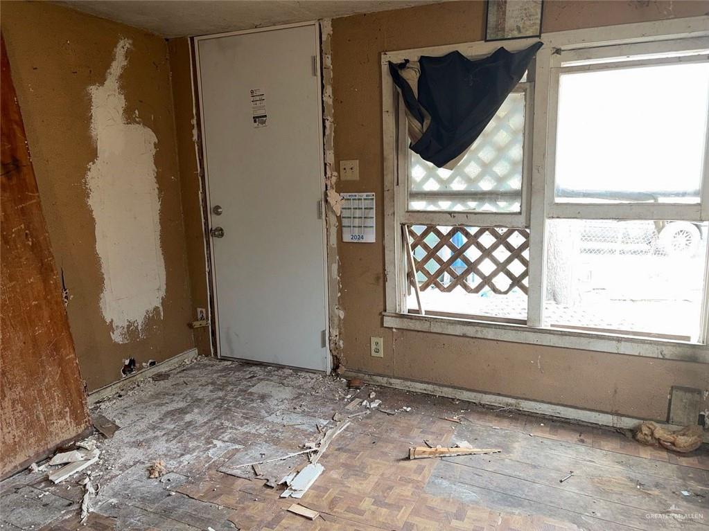 Photo 14 of 2613 Halsey Street