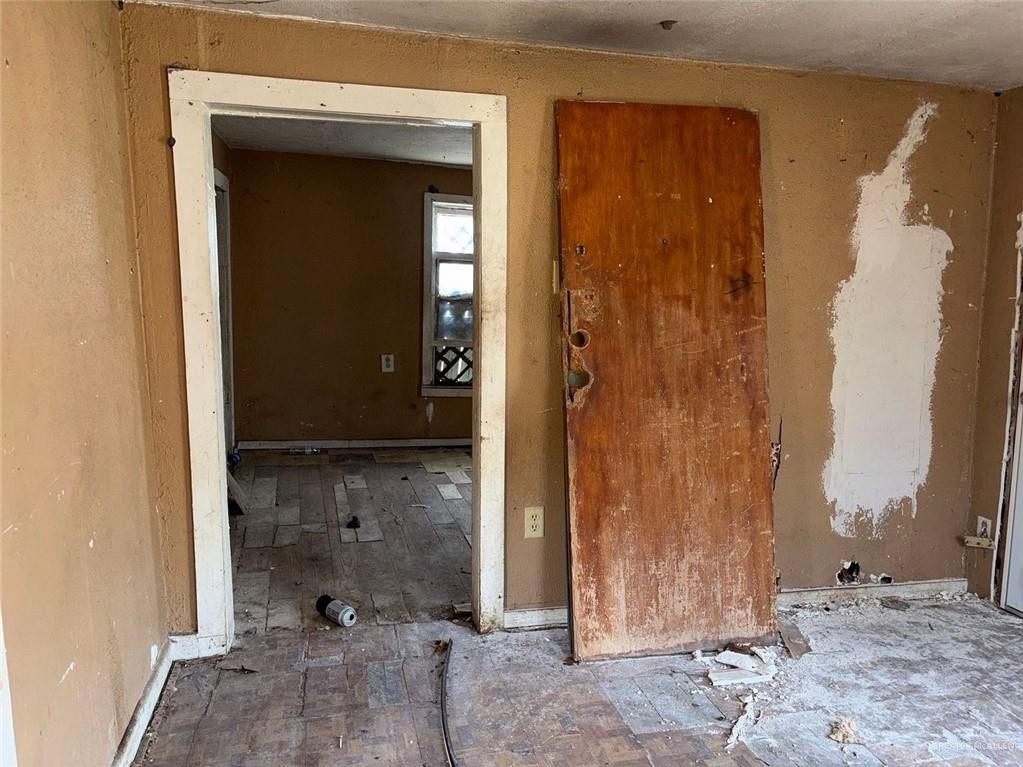 Photo 15 of 2613 Halsey Street