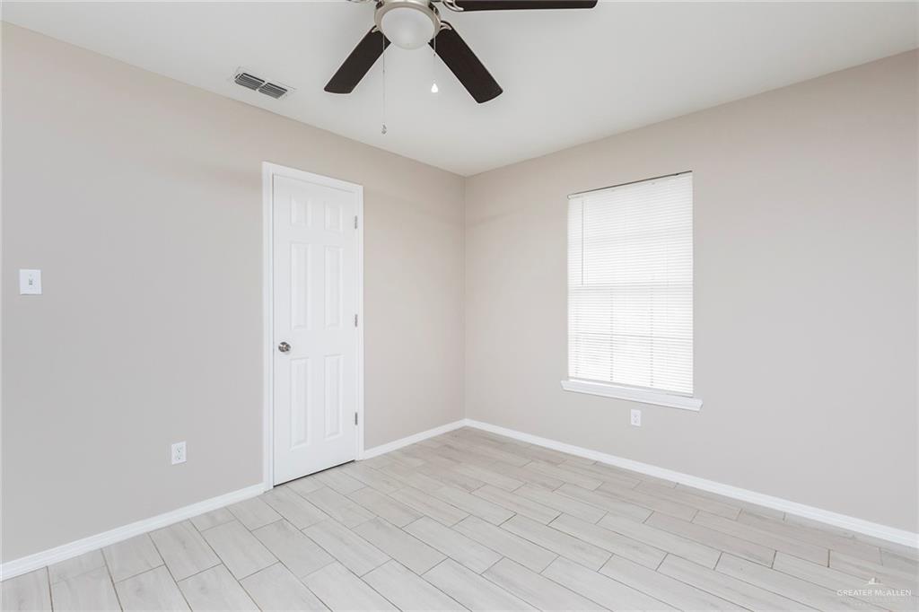 Photo 4 of 406 6th Street #7