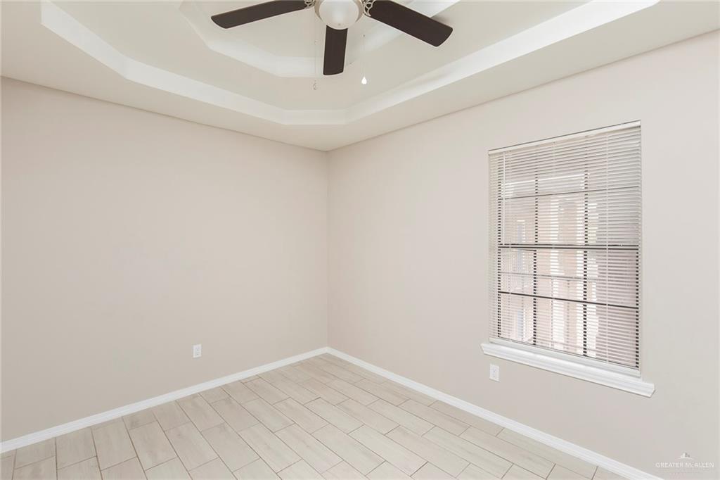 Photo 8 of 406 6th Street #7