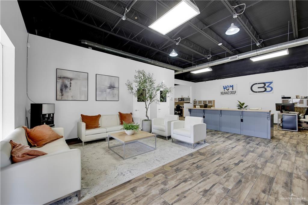 Photo 5 of 506 University Drive