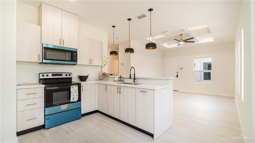 Photo 6 of 5805 Northwestern Avenue #1