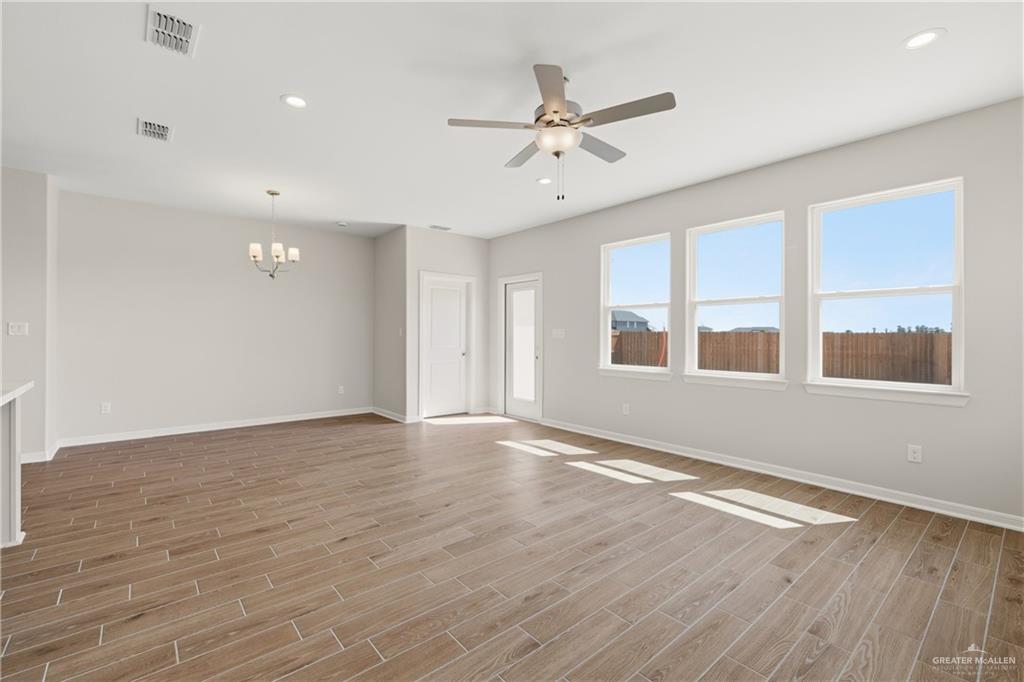 Photo 3 of 15400 Brisas Street