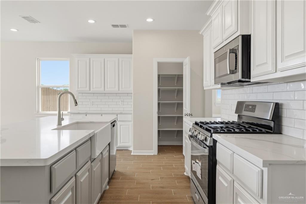 Photo 6 of 15400 Brisas Street