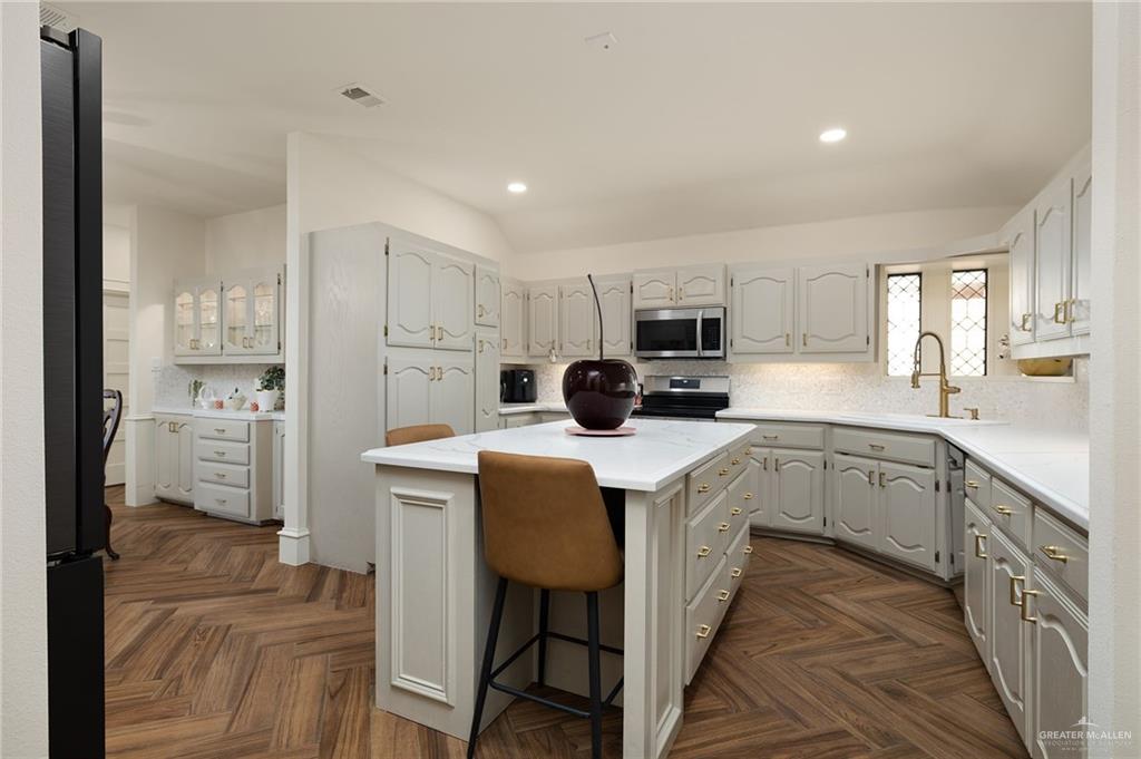 Photo 6 of 605 Avocet Avenue