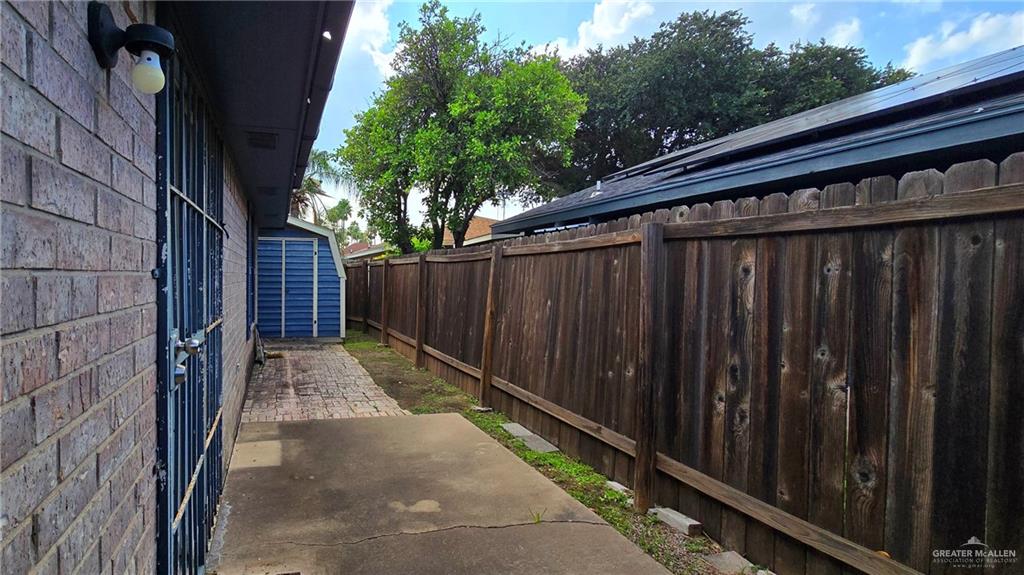 Photo 11 of 102 Kimberly Street
